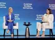 Юлия Навальная (слева) и Светлана Тихановская