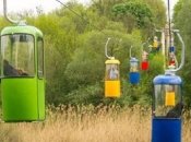 В Харькове парень выпал из кабинки канатной дороги и попал под колеса авто: видео момента и рассказ очевидцев