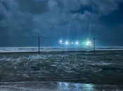 Шторм выбросил сухогруз Blue Shark на мель