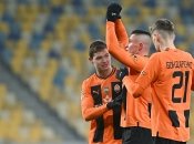 Футболісти "Шахтаря" святкують гол