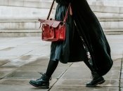 Червона сумка - головний тренд осені 2023 року