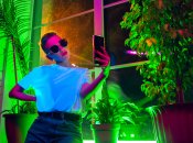 Неон и черные очки не актуальны летом 2023 года