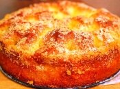 Нежный, воздушный, сливочный пирог с сахарной корочкой