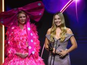 Кейт Бланшетт рассмешила Марго Робби, вручая премию 10 февраля