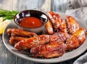 Хрусткі крильця можна приготувати за допомогою всього одного інгредієнта