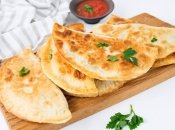 Можно приготовить это блюдо в духовке и будет не менее вкусно