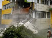 Пострадавшее из-за землетрясения здание