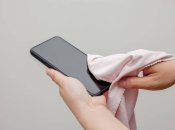 Чем нельзя протирать экран смартфона