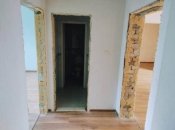 Росіяни вкрали навіть дверні рами