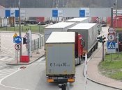 Польща закриває кордон для фур з росії та Білорусі