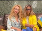 На фото - Оля Полякова и Ника Белоцерковская