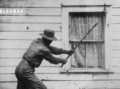 Представьте себе мир, где люди нанимают других людей, чтобы разбудили их утром (фото создано с помощью ИИ)