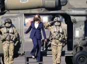 Камала Харрис готова "подхватить флаг" из рук Байдена