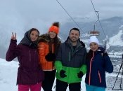 Холостяк 2022 — учасниці 12 сезону і ведучий Григорій Решетник