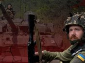 Украинские воины держат оборону под натиском россиян