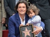 Орландо Блум с Флинном на Алее славы (ФОТО)