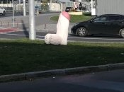 Скульптура в виде фаллоса.