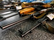 Зброї почали купувати майже всі