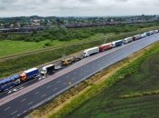 Грузовики не пускали со стороны Украины в Польшу