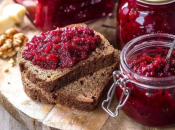 Такий салати можна просто їсти, або додавати у страви