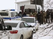 На место падения самолета съехалось немало служб РФ