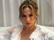 Маникюр Дженнифер Лопес в июле