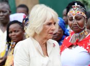 Королева Камилла впечатлила выбором образа в Кении