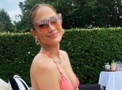 Дженнифер Лопес в купальнике