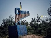 Сгоревшие авто и подбитые танки: как выглядит прифронтовой Ямполь (эксклюзивные фото)