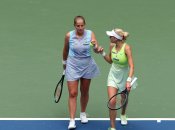 Людмила Кіченок та Олена Остапенко