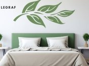 Малюнок рослини над ліжком