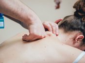 Сеанс массажистка проводила у себя дома, а не в сертифицированном салоне