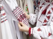 В этот день принято надевать вышиванку