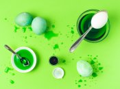 Як пофарбувати зелені яйця на Великдень