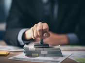 Кто должен отвечать за расточительность властей во время войны