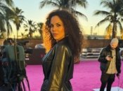 Настя Каменських показала фігуру на червоному хіднику