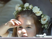 На свадьбе дяди принц Джордж и принцесса Шарлотта оказались в центре внимания: ФОТО