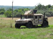 Інтерпайп Віктора Пінчука передав військовим 2 броньованих Хаммера