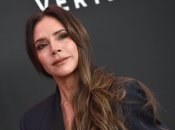 Вікторія Бекхем показала ніжний манікюр