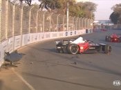 Известный гонщик попал в жуткую аварию: куски машины разлетелись по всей трассе (видео)