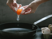 Розбивання яєць