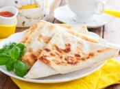 Ковертики з фаршем — чудовий сніданок