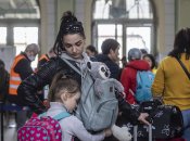 Українські біженці на вокзалі