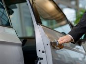 Многие привыкли хлопать дверью, как на старой "копейке"