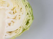 Капусту нарежете на раз-два