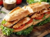 Сэндвич с курицей – сытный и простой перекус (изображение создано с помощью ИИ)