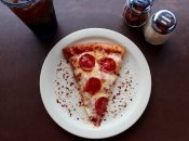 Пиццу можно приготовить в рекордно сжатые сроки прямо в кружке