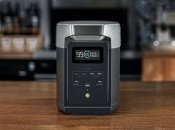 Зарядная станция выглядит как большой павербанк