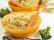 Овощное пюре для первого прикорма с брокколи и сыром (9-12 месяцев)