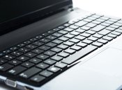 Як очистити клавіатуру ноутбука